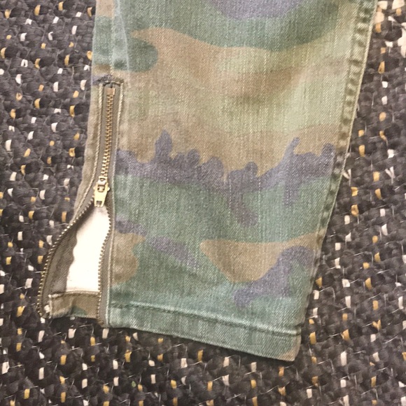 •BDG• cropped camo pants - Picture 4 of 9